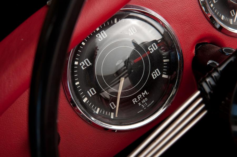 Панель приборов Triumph TR3 1955 года  (фото 14 из 21)